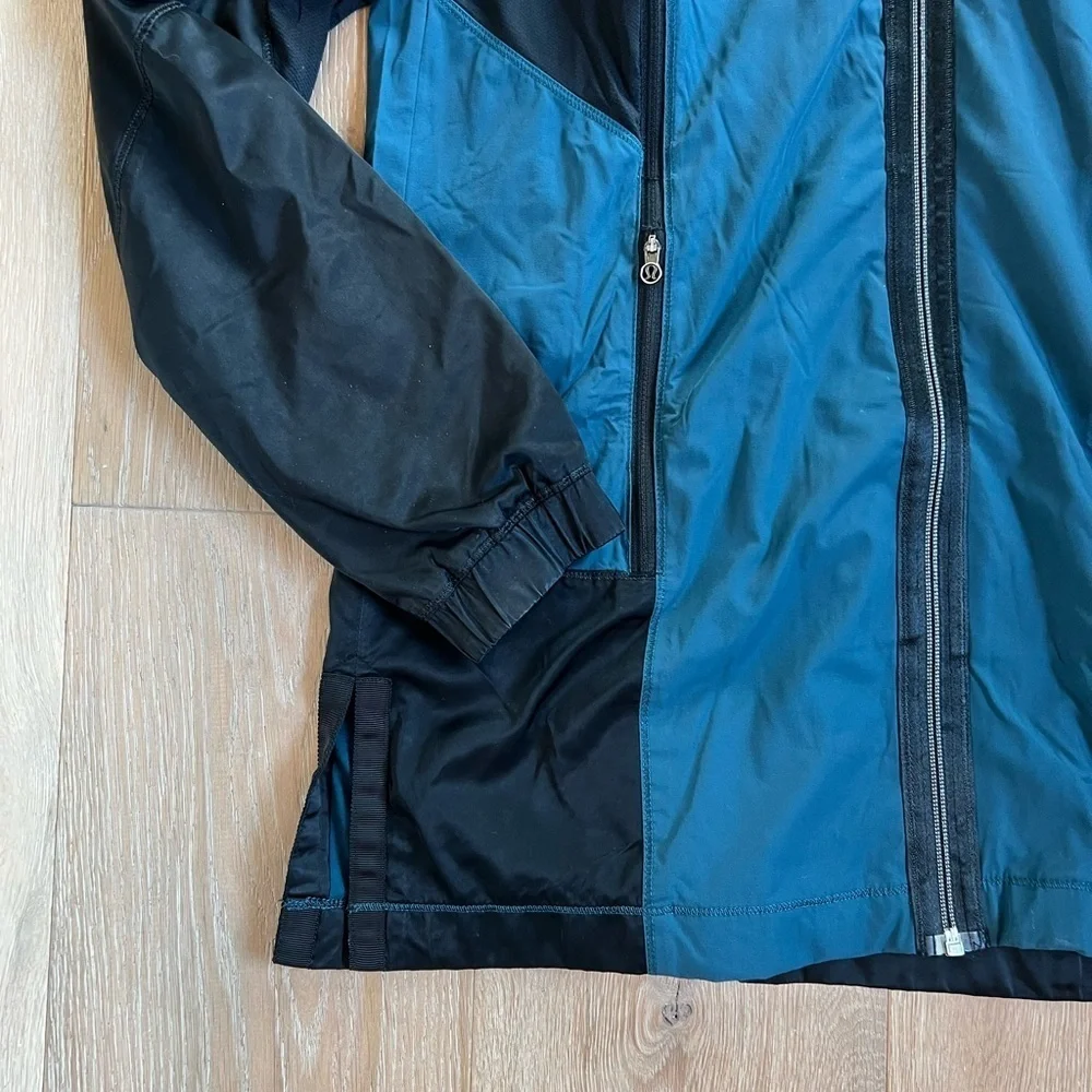 Lululemon Right Round Teal and Black Hooded Jacket